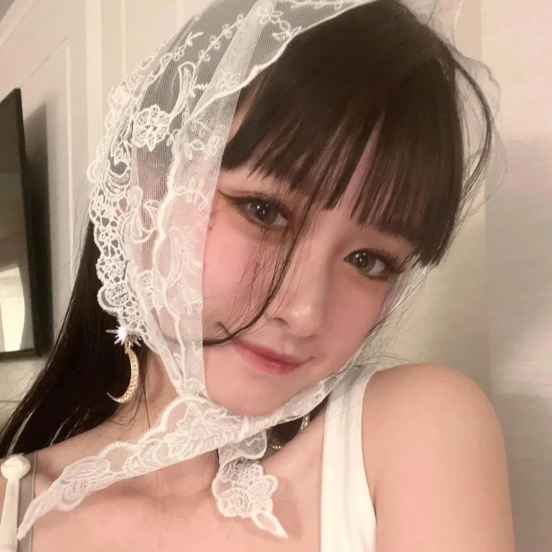 蓝眼睛波利